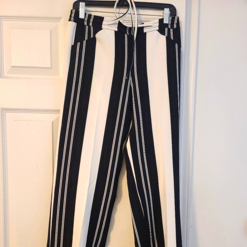 INC international Concepts Size 4 Black/White Striped pants